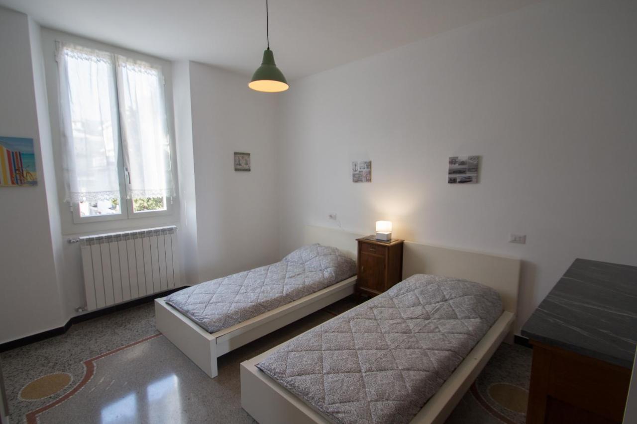 Appartamento di 5 locali,8 posti letto vista mare Varazze Esterno foto